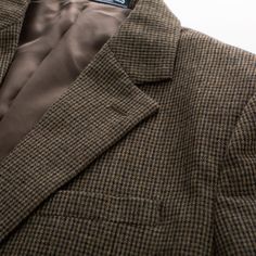 This Men's Herringbone Tweed British Blazer is a timeless classic crafted from luxurious, heavy-weight tweed that is sure to provide warmth and style. It features a unique herringbone pattern and notch lapels for a sophisticated, smart look. Perfect for special occasions and formal events. Material：80%Polyester+20%Wool, Recommend dry-clean Wool lining Button closure Brand Size Size Chest XS 32 34 S 34-36 36 - 38 M 38-40 40 - 42 L 42-44 44 - 46 XL 46-48 48 - 50 XXL 50-52 52 - 54 Winter Knit Hats, Herringbone Tweed, Boot Accessories, Us Man, Herringbone Pattern, Winter Knits, Mens Sandals, Sunglass Frames, Timeless Classic