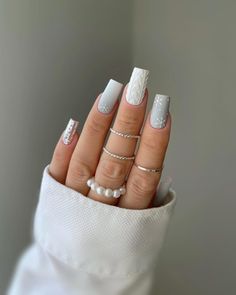 35  FESTIVE WHITE CHRISTMAS NAILS TO RECREATE January Nail Colors, Summer Vacation Nails, January Nail Designs, Metallic Nail Polish, Snowflake Nail Art, Winter Manicure, January Nails, Vibrant Nails, Cute Summer Nails