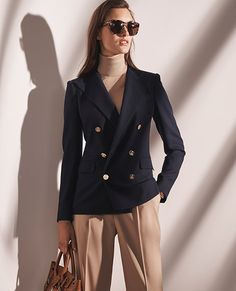 Ralph Lauren Blazer Outfit Women, Ralph Lauren Outfits Women Preppy, Vintage Ralph Lauren Blazer Outfit, Ralph Lauren Style Women 2023, Classy Jackets For Women, Ralf Lauren Women, Ralph Lauren Fall Aesthetic, Classic Ralph Lauren Business Blazer, Ralph Lauren Classic Winter Blazer