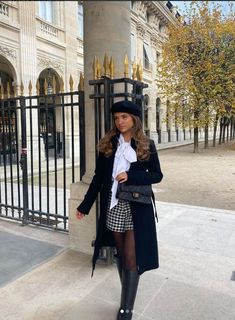 Grace Foley, Mode Gossip Girl, Estilo Gossip Girl, Blair Waldorf Outfits, Parisian Outfits, Gossip Girl Aesthetic, Gossip Girl Outfits, Mode Tips, Paris Girl