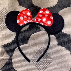 Black Fleece Headband With Minnies Signature Bow. Never Worn. I Have 6 Headbands To Start Off With. Buy Separate Or Bundle 3 Items Listed And Get Them For $12! Disney Princess Hairstyles, Minnie Mouse Headband, Mickey Mouse Ears Headband, Minnie Ears Headband, Faux Hair, Fleece Headbands, Walt Disney Mickey Mouse, Minnie Mouse Ears Headband, Blue Headband