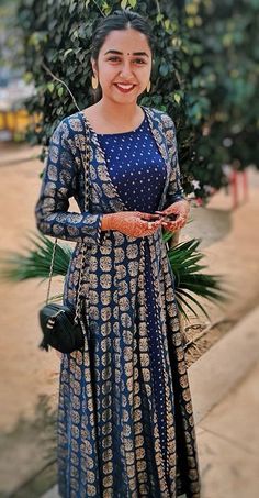 Indian Clothes Women, Prajakta Koli, Daytime Glam, डिजाइनर कपड़े, Beautiful Frocks, Casual Indian Fashion, Long Dress Design, Salwar Kamiz, Traditional Indian Outfits