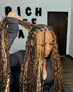 Basket Braid Hairstyles, Sparkly Braids, Goddess Braids With Color, Hair Packs, Hairstyle Aesthetic, Braided Hairstyles For Black Women Cornrows, Main Point, Box Braids Hairstyles For Black Women, Cute Braided Hairstyles