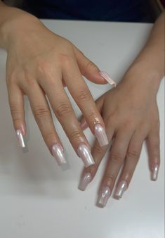 Pearl Nails Coffin Shape, Vanilla Chrome Nails Square, Chrome Nails Rhinestones, Silver Nails With Pearls, Pearl Chrome Nails Square, Cream Pearl Nails, White Crome Nails Coffin, White Chrome Nails Coffin, Coffin Pearl Nails