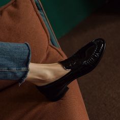 These loafers are designed in a timeless, minimal silhouette, so you'll be sure to wear them often. Made from soft leather, soft bottom that ensure all-day comfort. Wear yours with tailoring and denim alike. Color: Coffee/BlackMaterial: CowhideLining: Genuine LeatherInsole: CowhideSole: RubberHeels: 3 cm/1.18" Weight:Fit: Medium to Wide, Runs Normal.Origin: Made in China Production Time: About 5-7 days (Any exceptional case will email you, Please pay attention to your email left) Shipping Time: Black Tassel Loafers With Textured Sole For Work, Elegant Black Moccasins For Fall, Elegant Black Fall Moccasins, Black Patent Leather Tassel Loafers For Work, Chic Black High-heeled Loafers, Black Buckle Closure Plain Toe Loafers, Black Patent Leather Loafers With Buckle Closure, Black Lace-up Loafers With Rubber Sole, Black Loafers With Removable Insole, Medium Width