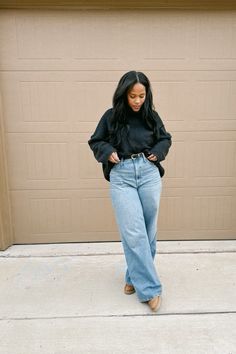 Black turtleneck sweater and wide leg jeans are a current fav combo. Wide Leg Jeans Sweatshirt Outfit, Wide Leg Jeans Sweater, Oversized Turtle Neck Sweater Outfit, High Rise Wide Leg Jeans Outfit Winter, Bootcut Jeans Outfit Black Women, How To Style Wide Leg Jeans High Waist, Wide Leg Jeans For Winter Streetwear, Jean Sweater Outfit, Chunky Sweater Wide Leg Jeans