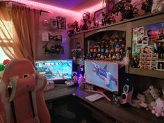 Pink gamer setup, cute battle station, anime gamer, Artist Setup, Battle Stations, Room Aesthetics, Retro Room, Random Inspiration, Gaming Room Setup, Gaming Room, Room Setup, Vanity Mirror