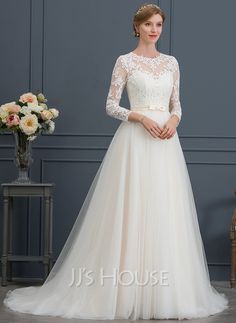 a - line / princess scoop neck court train tulle wedding dress