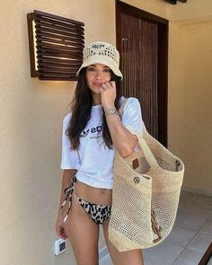 Cabo Outfits, Outfits Playa, Tulum Outfits, Summer Picture Poses, Poolside Fashion, Beach Inspo, Beach Fits, Fade Styles, Doll Clothes Barbie