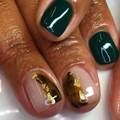 Nails On Dark Skin, Dark Green Nail, Dark Green Nail Polish, Emerald Green Nails, Nail Polish Ideas, Checkered Nails, Dark Green Nails, Green Nail Designs