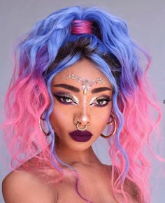 Cabelo colorido ter ou não ter, eis a questão? - Blog Tattoo2me Pink And Blue Hair, Blue And Pink Hair, Drag Make-up, Wave Wig, Penteado Cabelo Curto