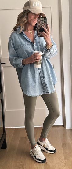 Simple Teacher Outfits, Boyfriend Jean Jacket, Comfy Spring Outfits, Olive Leggings, Casual Mom Style, Casual Spring Outfit, Simple Summer Outfits, Simple Fall Outfits, Boyfriend Jean