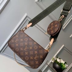 ADC Fashion Lu-Vi bags - 280 A+ Excellent Quality copies; Contact us if you've any questions in your mind. Lv Bag, Luxury Bags, Contact Us, Paper Bag, Clutch Bag, Monogram, Louis Vuitton, Things To Come, Shoulder Bag