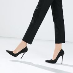 ZARA Micro-Studded Court Shoe NWT. EU 41 = US 10 Zara Shoes Lois Lane Aesthetic, Pepper Potts Aesthetic, True Blood Eric, Wayhaven Chronicles, Stella Gibson, Weird Girl, Melinda May, Katerina Petrova, Pepper Potts