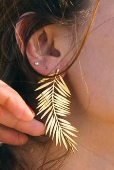 Maravilo Palm Leaf Earrings Leaf Earring, Antique Jewellery Designs, School Jewelry, Classic Earrings, Gold Earrings Designs, Gold Jewellery Design, Girly Jewelry