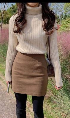 Stile Blair Waldorf, Adrette Outfits, Thanksgiving Outfit Ideas, Fest Outfits, Outfits Dressy, Brown Skirt, Pictures Photography, Aesthetic Indie, Elegante Casual