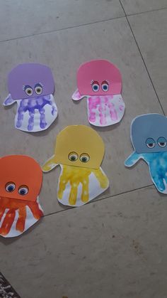 Jellyfish Handprint, Summer Crafts For Toddlers, Baby Art Projects, Footprint Crafts, Toddler Art Projects, Toddler Arts And Crafts, Sea Crafts, Daycare Activities, Summer Crafts For Kids