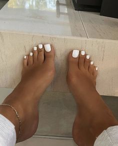 White Pedicure, Feet Nail Design, Foot Pedicure, Gel Toes