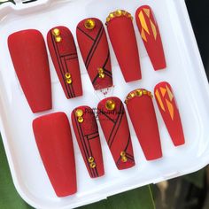 Thank you for stopping by and supporting a small business!❤️  🍁 Most of our products are made from highest quality gel X nails with 4-6 layers of coating. It can be reusable and last for more than 14 days, if you take it off right. For instruction, please message me. 🍁 Each set comes with 10 handmade press on nails, a mini file, a mini buffer, a cuticle stick. 🍁  Measurements Please measure your own nail and find your size from our picture guide. We totally can do custom size as your request, Red Glitter Press On Nails, Holiday Nail Set, Fake Acrylic Nails, Coffin Press On Nails, Velvet Matte, Nail Sizes, Fall Nail Designs, Holiday Nails, Glue On Nails