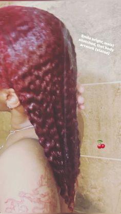 Hair Dye Combo Ideas, Black Girls With Red Hair Dyed, Curly Hair Hair Dye, Dark Red Locs Black Women, Red Hair Curly Dyed, Hair Died Idea, Red Dyed Curly Hair, Red And Blonde Curly Hair