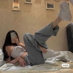 Mode Ulzzang, Foto Poses, Korean Girl Fashion, Instagram Pose, Ulzzang Fashion, Kpop Fashion Outfits, 가을 패션, Teenage Fashion Outfits, Insta Photo Ideas