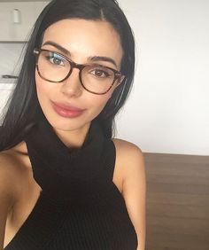 Brunette Glasses, Goodnight Beautiful, Glasses For Face Shape, Glasses Outfit