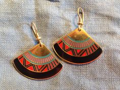 "Laurel Burch BLACK MALI FANS Brass Cloisonne Earrings French Earwires Vintage Jewelry 1980s Laurel Burch Cloisonne Earrings done in minimalist colors; cool vintage finds from the 1980s. Two beautiful black and gold matte finish brass Cloisonne fans. Each measure approx. 1.25\" X 1\" with 14k Gold Filled French Ear Wires with gold beads & coils. Names and signed on the back: MALI/ Laurel Burch. A Genuine LAUREL BURCH COLLECTIBLE from the mid-1980s. This pair is in nice condition, with no chips o Black Retro Handmade Jewelry, Retro Black Handmade Jewelry, I Miss My Mom, Miss My Mom, Cloisonne Earrings, Laurel Burch, Pin Pendant, Earrings Black, Cool Vintage