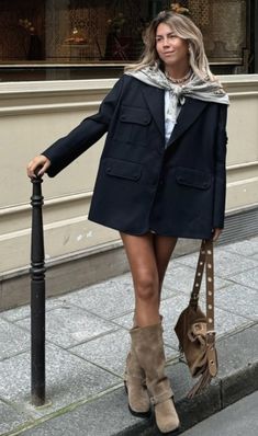 Classic Short Ugg Boots Outfit, Short Ugg Boots Outfit, English Countryside Aesthetic, Classic Short Ugg, Short Ugg Boots, Countryside Aesthetic, Short Ugg, Ugg Boots Outfit, Winter Boho