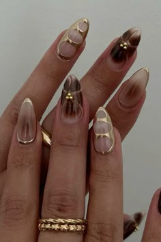 Follow up for more🤎 Classy way to do nails this Autumn✨   #fallnails #fall #naildesign #nailsoftheday Simple Fall Nails, Chrome Nails Designs, Short Fake Nails, Ootd Instagram, Rose Nails, Rainbow Nails, Gold Chrome, Stick On Nails, Floral Nails