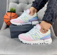 Gym Shoes, Shoe Game, Shoes Heels Boots, Cute Shoes, Casual Sneakers, Me Too Shoes, Sneakers Fashion, New Balance