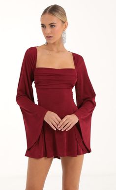 Sirena Slinky Flare Sleeve Dress in Red | LUCY IN THE SKY Christmas Outfit Aesthetic, Semi Dresses, School Dance Dresses, Elegant Ball Gowns, Red Christmas Dress, Pink Homecoming Dress, Preppy Dresses, Flare Sleeve Dress, Lucy In The Sky