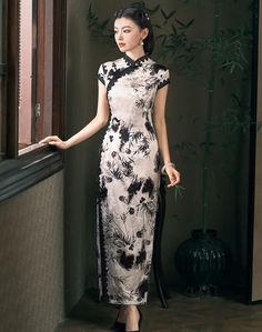 Elegant Black Cheongsam For Spring, Elegant Black Short Sleeve Cheongsam, Elegant Short Sleeve Ao Dai For Evening, Black Qipao, Qipao Cheongsam, Qipao Dress, Chinese Design, Timeless Dress, Chinese Ink