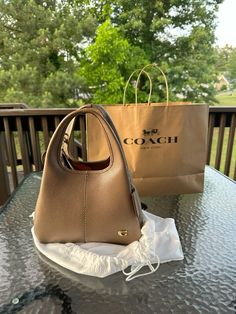 #itgirl #abag Classy Handbags For Women, Coach Aesthetic, Trending Bags, Shoulder Bag Coach, Bags 2024