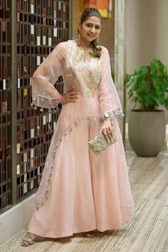 Shop for Gopi Vaid Peach Georgette Tasneem Cape And Flared Pant Set for Women Online at Aza Fashions Organza Kurti Designs, Organza Kurti, Gopi Vaid, V Neck Kurta, Peach Crop Top, Kurta Sharara Set, Indian Fashion Trends, B Fashion, Punjabi Suit