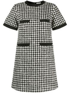 white/black bouclé construction houndstooth pattern grosgrain ribbon trim round neck short sleeves two chest welt pockets two front welt pockets rear zip fastening straight hem thigh-length shift style Knit Maxi Skirt, Cashmere Dress, Houndstooth Dress, Evening Jackets, Silk Midi Dress, Midi Dress Summer, Houndstooth Pattern, Vestido Casual, Wide Pants