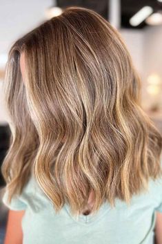 Buttery Caramel Hair Color, Minimal Highlights On Light Brown Hair, Blonde Highlights On Brown Hair Medium, Natural Caramel Hair, Short Hair Light Brown Highlights, Bronze Highlights On Light Brown Hair, Balayage Hair Fair Skin, Warm Blonde Brown Hair, Caramel Blond Balayage