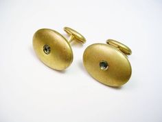 Antique Edwardian Cufflinks, gold tone Metal, inlaid gray Rhinestone.Size: 13 x 19 mm.0168. Gold Round Cufflinks With Screw Back, Gold Round Screw Back Cufflinks, Oval Gold Jewelry For Business, Gold Cufflinks For Groom, Oval Gold Cufflinks For Gift, Hallmarked Yellow Gold Cufflinks For Wedding, Screw Back Cufflinks For Wedding, Yellow Gold Cufflinks With Screw Back For Wedding, Gold Elegant Cufflinks For Groom