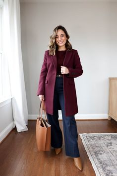 Winter outfits for work with navy pants via pumps and push-ups blog. Navy trousers for work. Petite-friendly workwear. Petite Winter Outfits 2025, Cute Winter Work Outfits, Cold Weather Business Casual, Casual Winter Work Outfits, Navy Top Outfit, Winter Professional Outfits, Petite Fashion Winter, Winter Office Outfits Women, Petite Winter Outfits