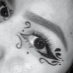 Eyeliner Design, Witchy Makeup, Traditional Makeup, Concert Makeup, Eyeliner Designs