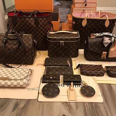 Louis Vuitton! Handbags Chanel, Bags And Purses, Fashion Tote Bag, Handbags Affordable, Lv Handbags, Vintage Louis Vuitton, Vuitton Bag