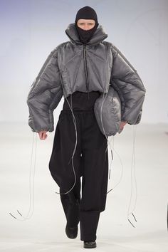 Anti Fashion, 3d Fashion, Archive Fashion, Futuristic Fashion, British Vogue, Mode Inspo, Mode Inspiration, Fashion Details, Unique Fashion