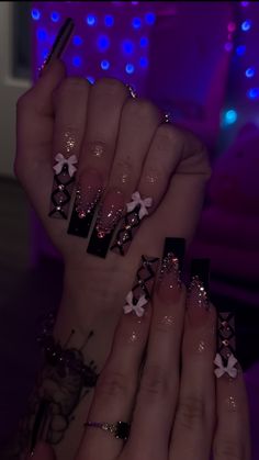 Black Bday Nails, Black Nail Inspo Acrylic, Black Rose Nails, Black Birthday Nails, Black Nail Sets, Emo Nails, Acrylic Nails Black, Designs Y2k, Sweet 16 Nails