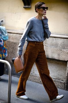 more like this ♡ 가을 패션, Looks Style, Street Styles, Outfits Casuales, High Waisted Pants, Casual Outfit, Look Fashion, Autumn Winter Fashion, Black Fashion