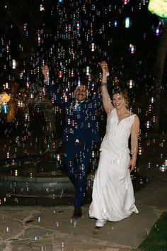 Fun and magical bubble exit for a garden party wedding in Austin Texas Grand Exit Ideas, Nontraditional Wedding Ideas, Fun Wedding Reception Ideas, Bubbles Wedding, Bubble Wedding, Fun Wedding Reception, Intimate Garden Wedding, Hummingbird House, Smith Wedding