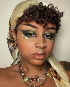 Carnival Carousel, Kush Mascara, Makeup Clown, Kohl Eyeliner, Dragon Tales, Ethereal Makeup, Green Makeup, Dope Makeup, Cute Makeup Looks