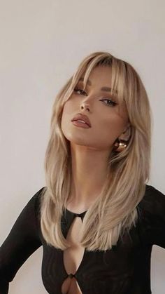 Curtain Bangs With Layers And Face Frame, Feathery Layers With Curtain Bangs, Edgy Braid Hairstyles, Butterfly Haircut With Bangs Straight Hair, Round Layers With Wispy Bangs, Long Blonde Hair Round Face, Long Layered Hair With Short Curtain Bangs, Bangs Into Layers, Haircuts Fringe Bangs