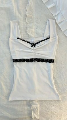 Cute Feminine Tops, Black And White Pattern Outfit, Cute Dainty Outfits, Cute Outfits Hot Weather, Sewing Coquette Top, Coquette Top Outfit, Coquette Tops Aesthetic, Black Top Outfit Aesthetic, Coquette Sewing Ideas