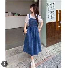 Super Cute Front Pocket Distressed Blue And Navy Overall Midi / Maxi Denim Pinafore Fishtail Bottom Dress! ( Different From Model Photo L) Brand New Condition Except Is Missing A Button On One Side Can Be Easily Added, Button In Picture Is Not The Actual Button Size Medium: Waist 16 Waist To Hem Length 29” 1/2 Hip 19” Disclaimer Not Actually Levis Tagged For Exposure And I Dint Know The Actual Brand #Denim #Overall #Farm Levi Dress, Denim Sundress, Sundress Women, Denim Pinafore Dress, Denim Pinafore, Jeans Overall, Frock For Women, Clothes Korean Style, Modest Dresses Casual