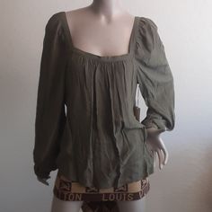 Women's Blouse Long Sleeve - Brand New With Tags Brand: A New Day Color: Olive Size: M Retail Price: $19.99 Item #: 1012 Some Pictures May Appear Faded, Darker Or Lighter Due To Me Taking The Pics With My Phone. There Are No Discolorations Or Flaws Pirate Character, Chambray Tunic, Satin Tank Top, Ivory Blouse, Cropped Tee Shirt, Black Shirts Women, Blouse Long Sleeve, Crop Top Tees, Flowy Shorts