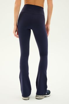 Our high waist Raquel shapes the waist line, elongates and slims on the body. The 4-way stretch supplex fabric is supportive and opaque for a confident workout. BEST FOR: yoga, CrossFit, barre, Pilates and gym workouts. Model is 5'10 and wears a size small, 32" length. Barre Pilates, Flare Legging, College Fits, Crossfit, Gym Workouts, Pilates, High Waist, High Waisted, Gym